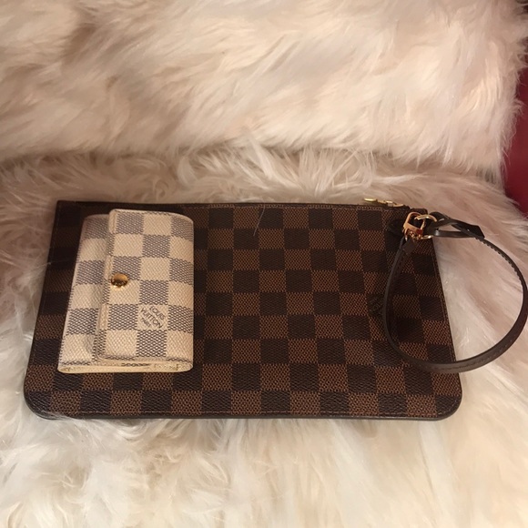 🌟SOLD🌟Authentic Damier Azur 6 Ring Key Holder - - Picture 12 of 12